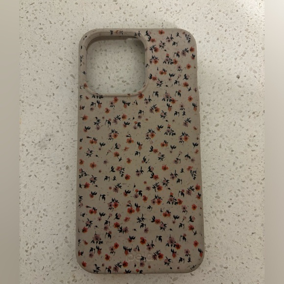 Pela iPhone 13 Pro case - Picture 1 of 2